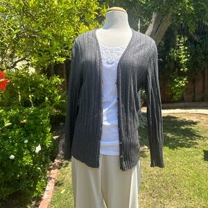 53% New wool,20%Kashmir,20%Silk,7%Pa-Nylon